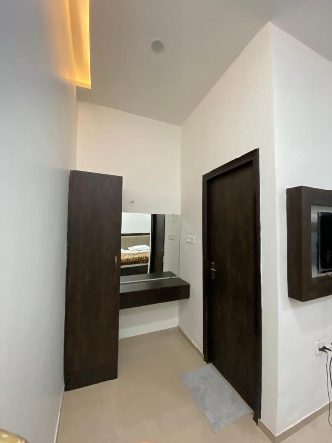 Solitaire Gardens Near Airport Lucknow Exterior photo