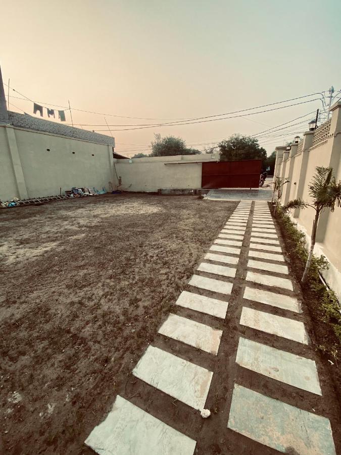 Solitaire Gardens Near Airport Lucknow Exterior photo